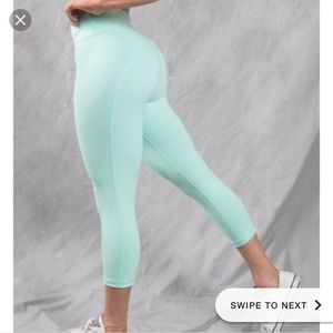 Mint Buff Bunny Cropped Capri Legging